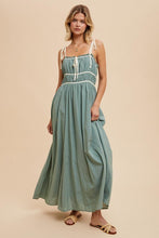 Load image into Gallery viewer, Contrast Trim Maxi Dress