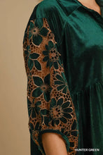 Load image into Gallery viewer, Floral Lace Contrast Velvet Tunic