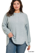 Load image into Gallery viewer, PLUS BRUSHED MELANGE HACCI HENLEY SWEATE