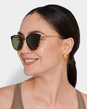 Load image into Gallery viewer, KATIE LOXTON SANTORINI SUNGLASSES | Gradient Black To