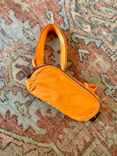 Load image into Gallery viewer, Waterproof workout fanny pack