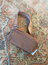 Load image into Gallery viewer, Waterproof workout fanny pack