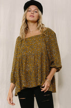 Load image into Gallery viewer, Tiny Floral Printed Square Neckline Top
