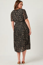 Load image into Gallery viewer, Plus Pleated Floral Midi Dress
