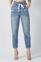 Load image into Gallery viewer, HIGH RISE PULL ON JEANS
