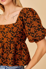 Load image into Gallery viewer, FLORAL SQUARE NECK TOP

