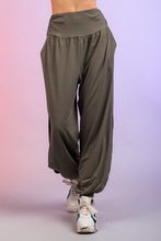 Load image into Gallery viewer, PLUS SIZE High-Waisted Harem Pants w/ Pockets.
