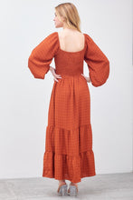 Load image into Gallery viewer, LONG SLEEVE TEIRED MAXI DRESS
