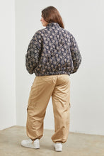 Load image into Gallery viewer, PLUS FLORAL PRINT DIAMOND WOVEN PUFF JACKET
