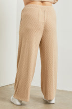 Load image into Gallery viewer, PLUS QUILTED LOUNGE PANTS (part of a set)
