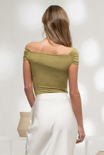 Load image into Gallery viewer, REVERSIBLE OFF THE SHOULDER KNIT TOP

