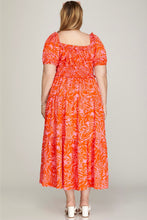 Load image into Gallery viewer, PLUS - PUFF SLEEVE FLORAL TIERED MIDI DR
