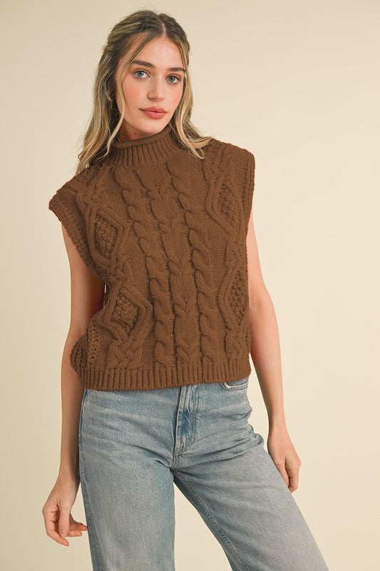 CHUNKY CABLE KNIT SWEATER VEST