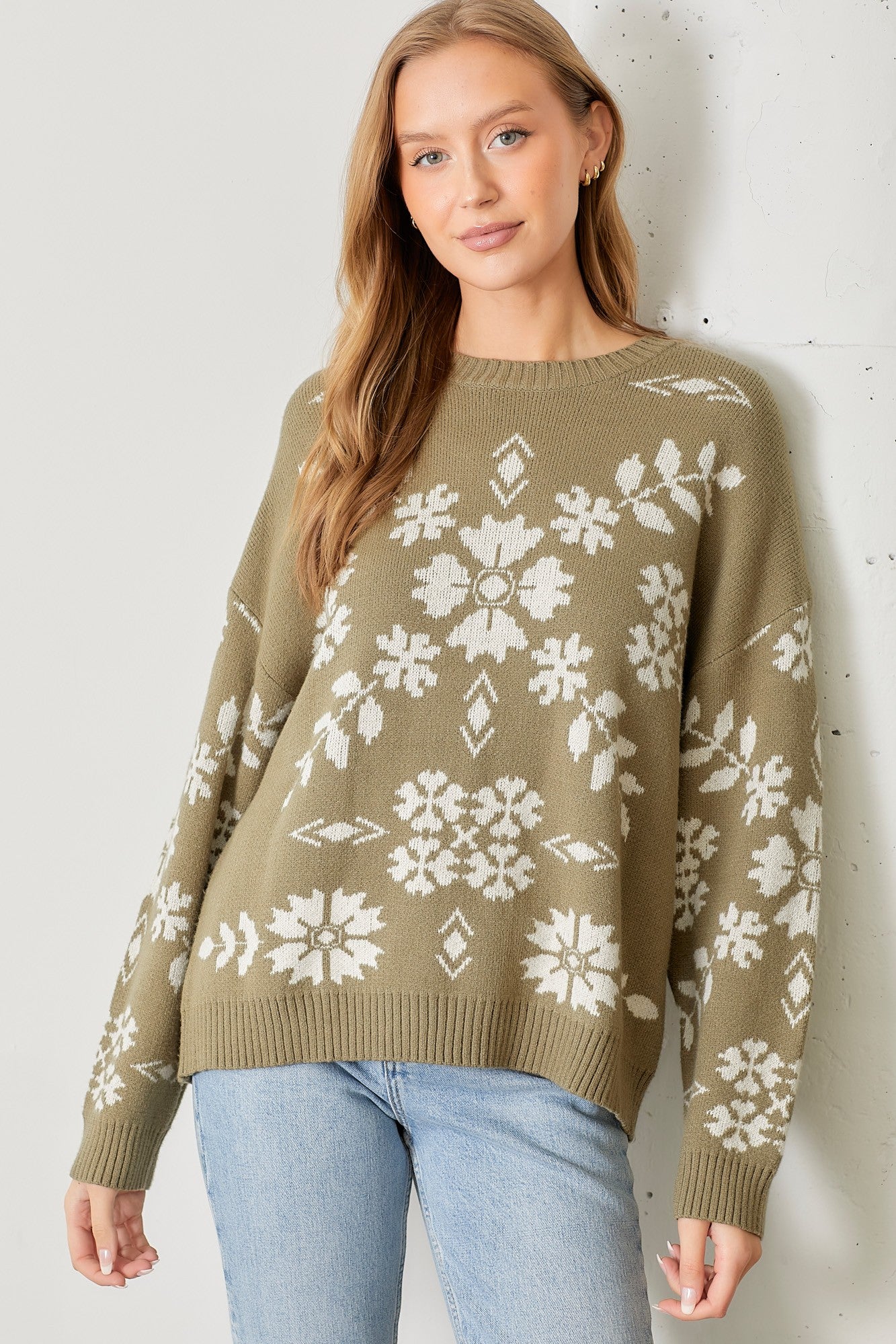 FLORAL INTARSIA PULLOVER SWEATER