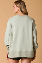 Load image into Gallery viewer, Loose Fit Long Sleeve Top With V-Front N
