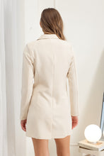 Load image into Gallery viewer, COLLARED BUTTON FRONT LONG SLEEVE TUNIC BLAZER
