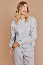 Load image into Gallery viewer, SKI EMBROIDERD SWEATSHIRT
