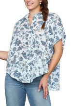 Load image into Gallery viewer, Two Tone Floral Print Top
