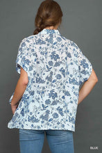 Load image into Gallery viewer, Two Tone Floral Print Top
