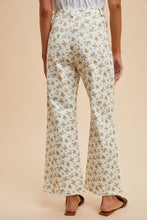 Load image into Gallery viewer, Ditsy Printed Wide Leg Jeans
