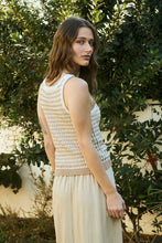 Load image into Gallery viewer, Contrast Knit Sleeveless Pullover Sweater
