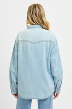 Load image into Gallery viewer, Western Yoke Style Relaxed Fit Denim Shi
