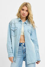 Load image into Gallery viewer, Western Yoke Style Relaxed Fit Denim Shi
