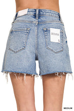 Load image into Gallery viewer, DISTRESSED HEM DENIM SHORTS
