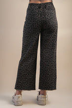 Load image into Gallery viewer, Leopard Printed Marine Straight Pants
