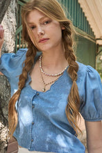 Load image into Gallery viewer, Scallop Trim Emb Detail Top
