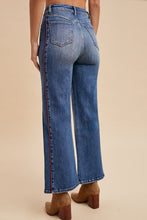 Load image into Gallery viewer, Side Piping Wide Leg Crop Jeans
