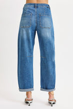 Load image into Gallery viewer, Mid Rise Barrel Relaxed Patch Pocket Jea
