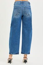 Load image into Gallery viewer, Plus Size Slouchy Cropped Barrel Jeans

