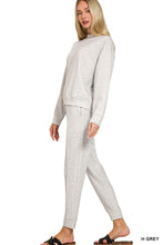 Load image into Gallery viewer, Scuba Mock Neck Pullover &amp; Joggers Set
