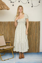 Load image into Gallery viewer, Wavy Floral Pattern Smocked Puff Sleeve
