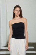 Load image into Gallery viewer, Reversible Strapless Scrunch Knit Top
