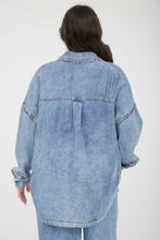 Load image into Gallery viewer, PLUS Washed Chambray Button Down
