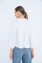 Load image into Gallery viewer, 3/4 Sleeve Ruffle Trim Pintuck Top
