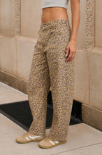 Load image into Gallery viewer, Leopard Print Jeans
