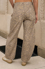Load image into Gallery viewer, Leopard Print Jeans
