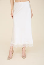 Load image into Gallery viewer, Lace Hem Satin Slip-on Pencil Skirt
