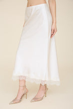 Load image into Gallery viewer, Lace Hem Satin Slip-on Pencil Skirt
