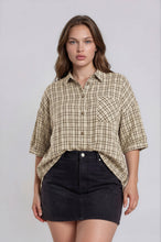 Load image into Gallery viewer, Plus Plaid Half Sleeve Collared Button Down
