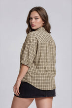 Load image into Gallery viewer, Plus Plaid Half Sleeve Collared Button Down
