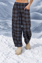 Load image into Gallery viewer, Plaid Elastic Waist Patch Pocket Barrel
