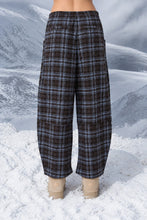 Load image into Gallery viewer, Plaid Elastic Waist Patch Pocket Barrel
