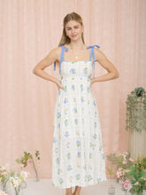 Load image into Gallery viewer, Floral Tile Pattern Scalloped Tie Strap
