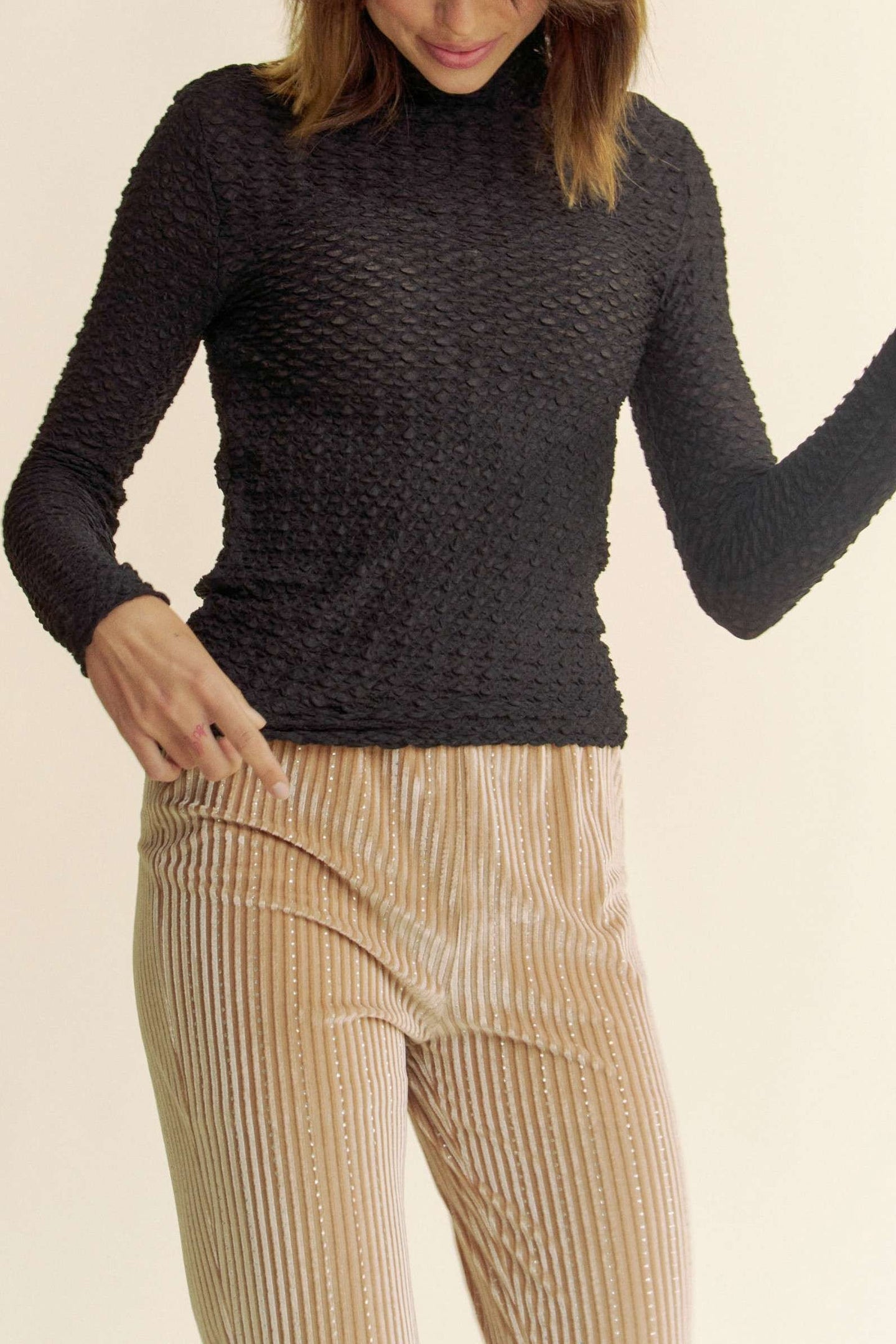 TEXTURED LONG SLEEVE MOCK WAFFLE LAYERED