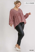 Load image into Gallery viewer, PLUS Babydoll Top with Open Back Detail
