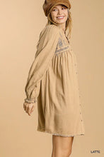 Load image into Gallery viewer, [K6230] Stone Wash Eyelet Detail Button Down Dre
